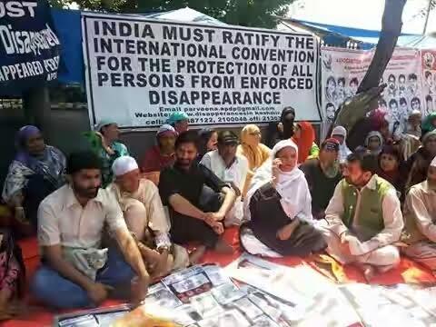 Malik participates in protest sit-in organized by APDP